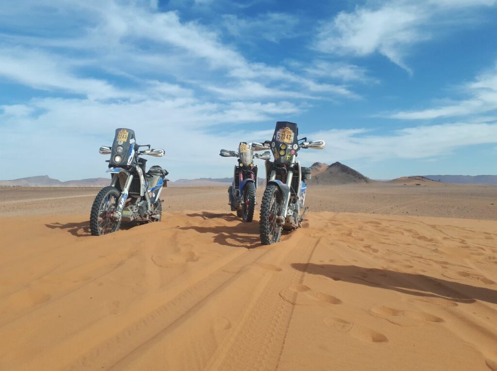 AJP PR7 en rallye au maroc